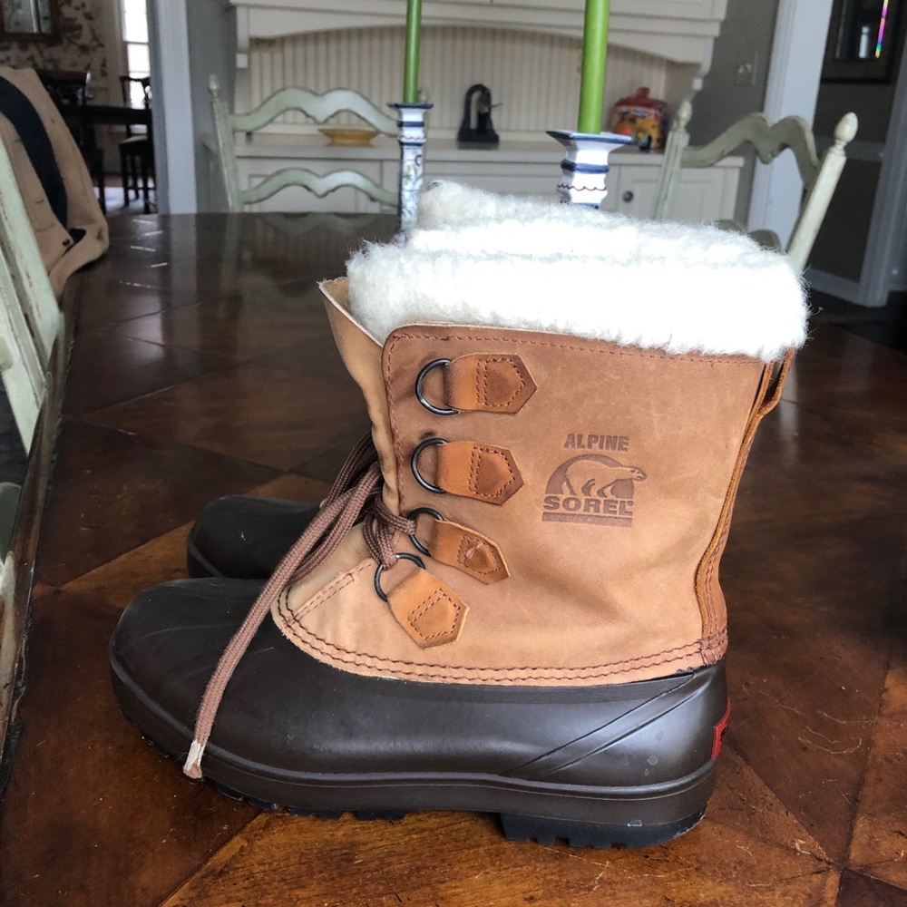 Snow boots
